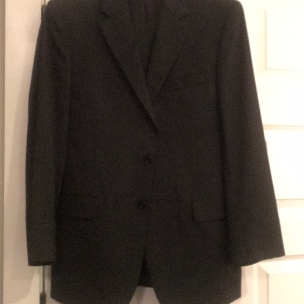 Jos A Bank charcoal suit size 40 EUC